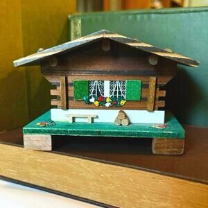 Vintage MAPSA Swiss Chalet Music Box – Edelweiss – 5” Wood Cottage